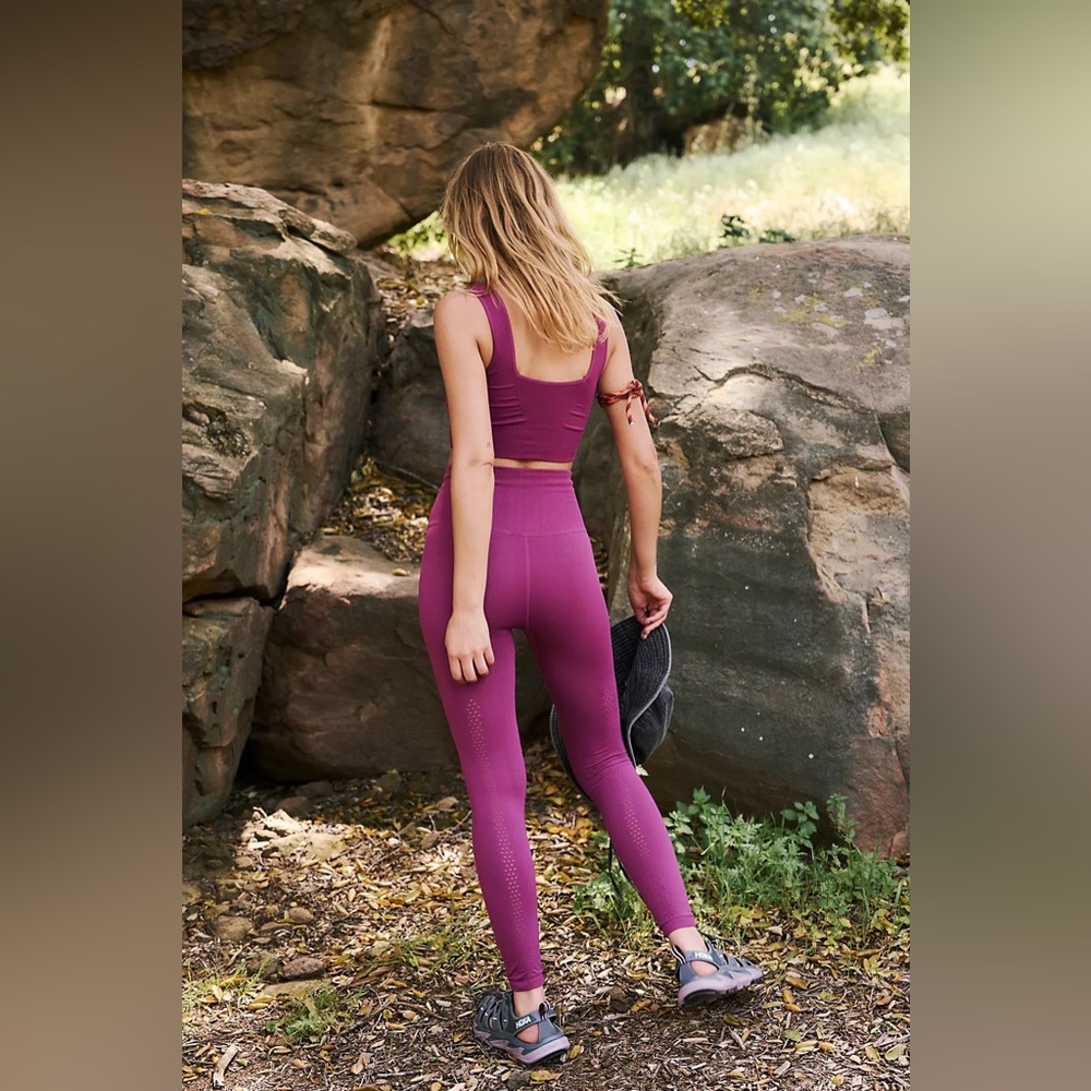 Free People High-Rise 7/8 Length Good Karma Leggings Pink size M/L $78 - Picture 4 of 7